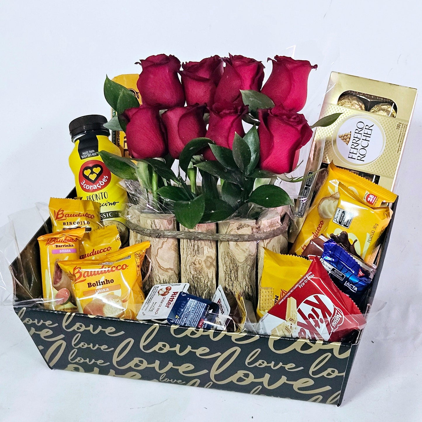 Cesta Love com Rosas e Bombons - Cestas Company
