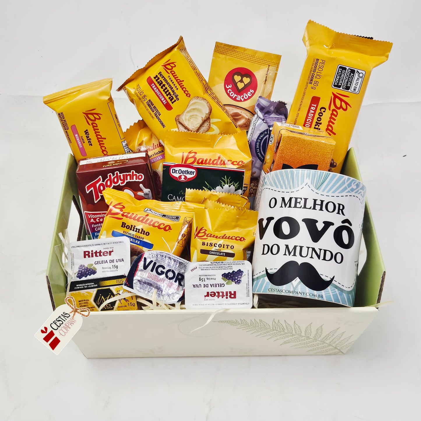 Presente para o vovô: Cesta de Café da Manhã Delicado com Caneca