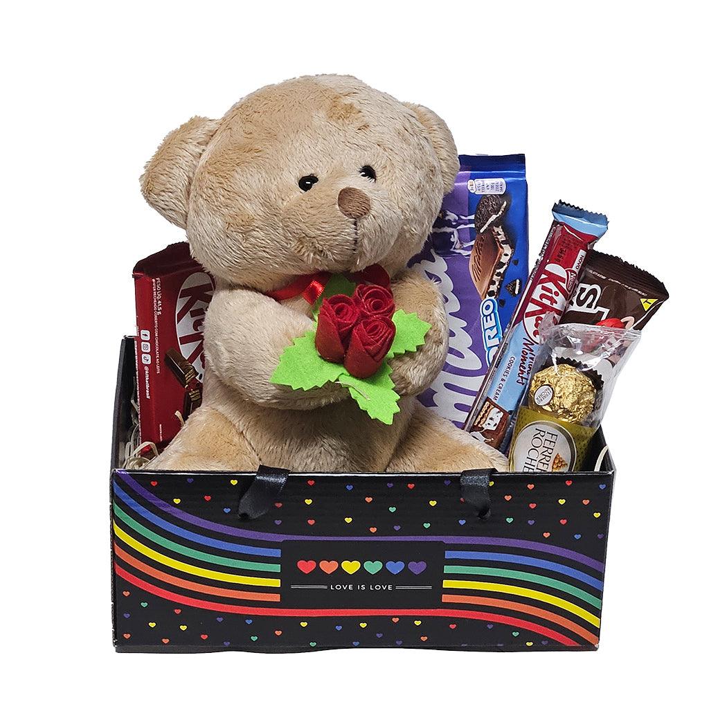Cesta Love is Love com Chocolates e Pelúcia - Cestas Company