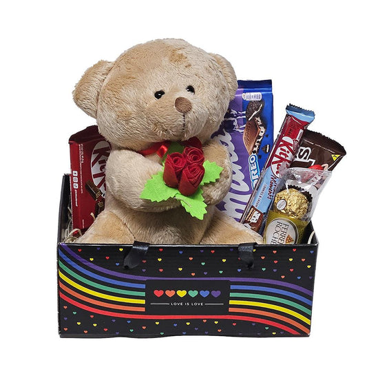 Cesta Love is Love com Chocolates e Pelúcia - Cestas Company