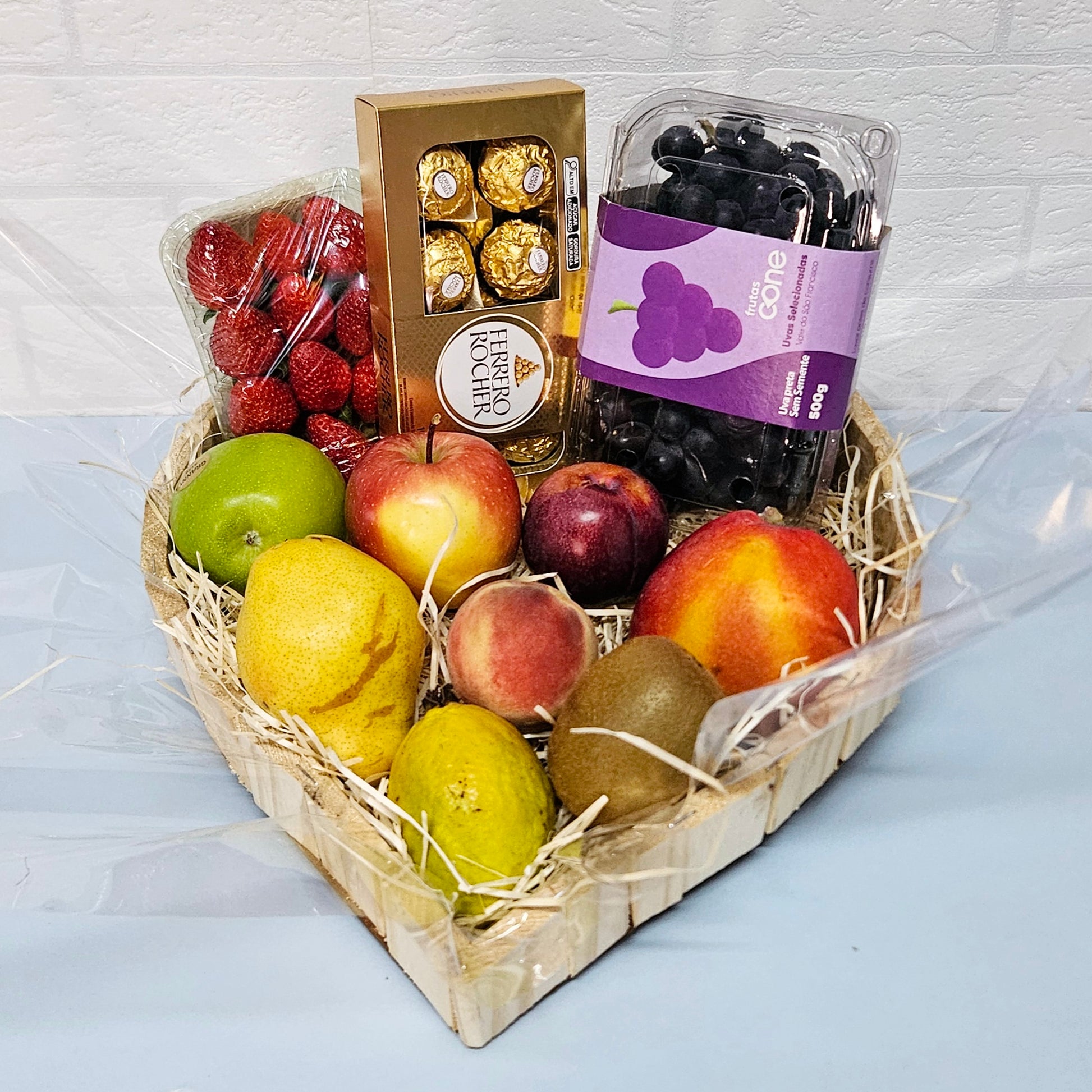 Cesta Love Fruit Luxo com Chocolate - Cestas Company