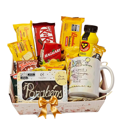 Canasta de feliz cumpleaños por la mañana