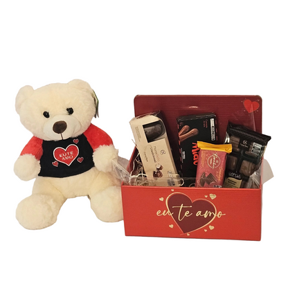 Cesta Love com Ursinho e delícias Cacau Show