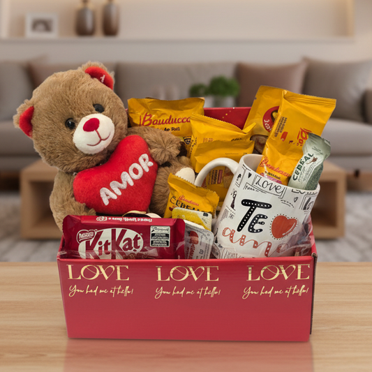 Cesta com Caneca Te Amo e Urso Apaixonado