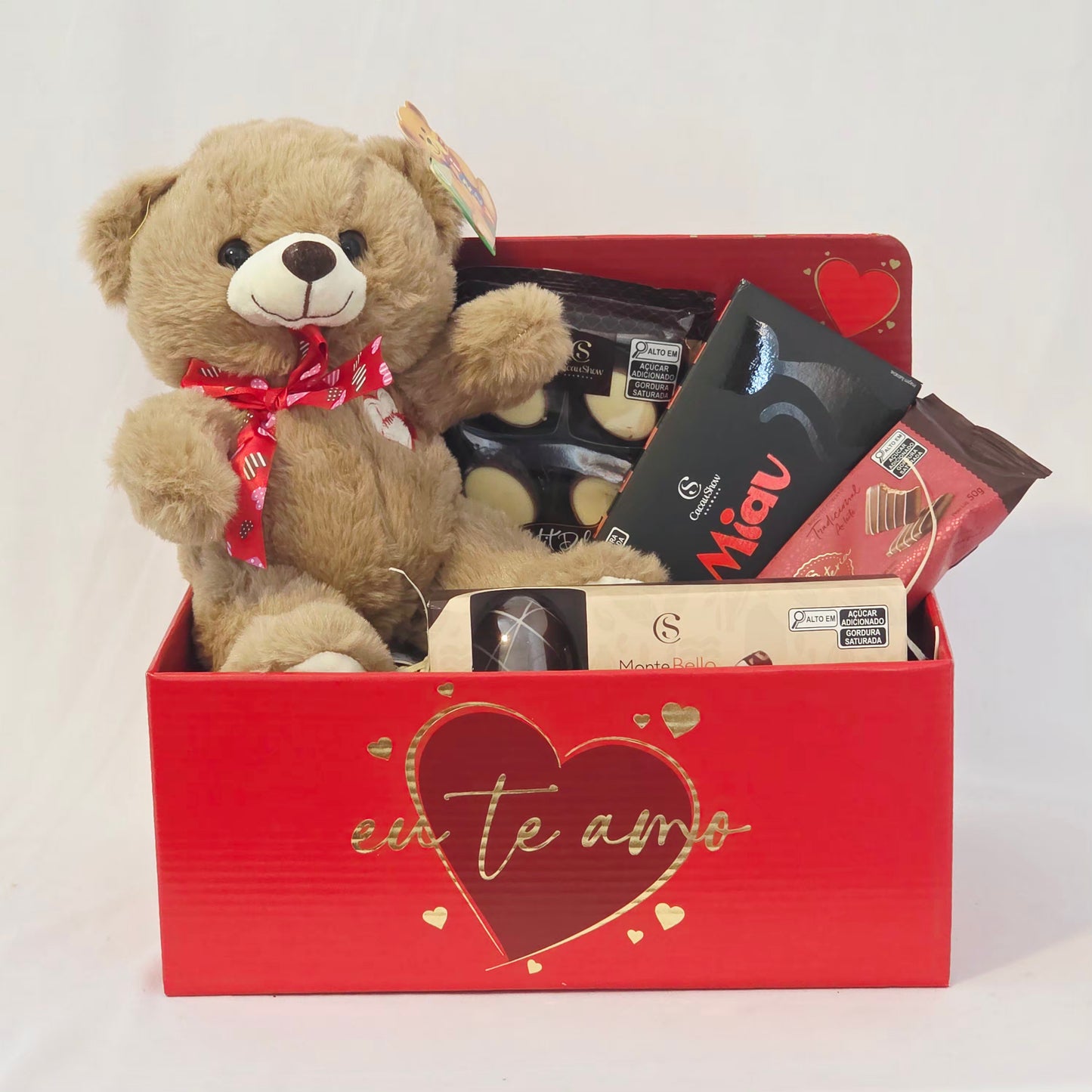 Cesta Love com Ursinho e delícias Cacau Show