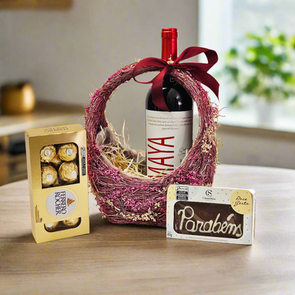 Cesta Floral com Vinhos e Chocolates