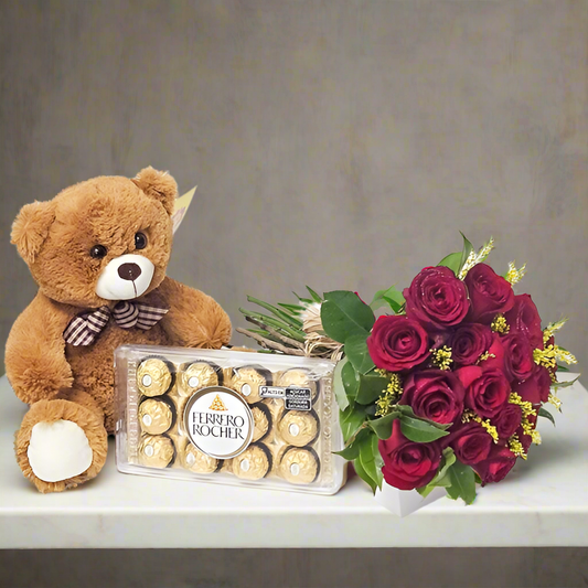 Buquê 18 Rosas Vermelhas Bombons e Pelúcia