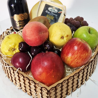 Cesta Love Fruit com Vinho e Queijos - Cestas Company